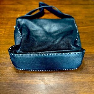 This is a Michael Kors bag black. Very good condition.